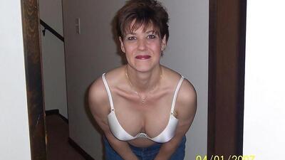 Short haired mature wife in sexy lingerie