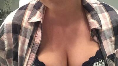 Selfies from bigtit mature wife